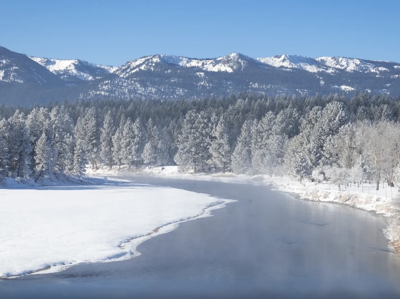 winter-scene-with-river-and-mountains